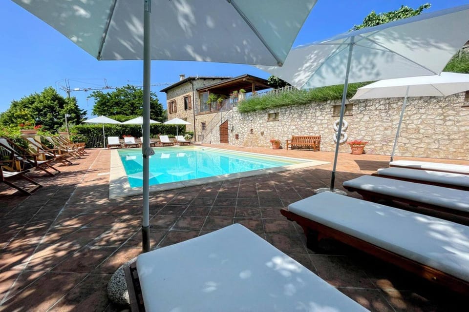 Exclusive Spoleto Country Park Pool Park Activities Mountain View Sleeps 28 Villa in Umbria