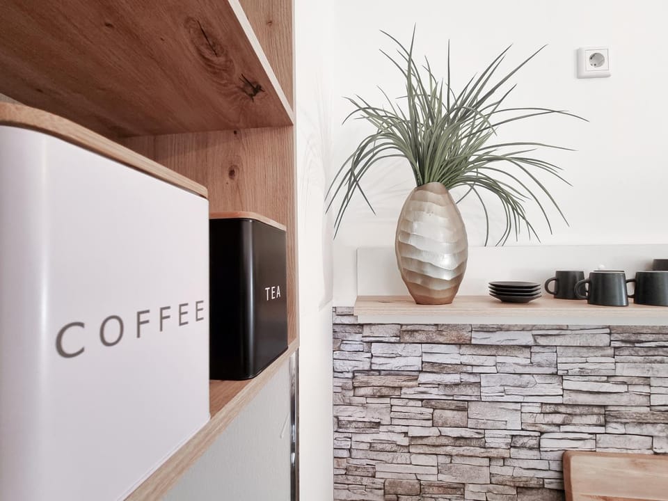 Coffee/tea facilities, Kitchen or kitchenette, kitchen