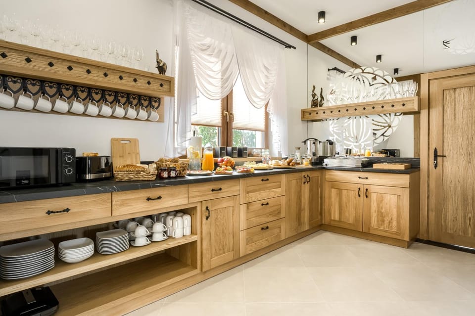 Coffee/tea facilities, Kitchen or kitchenette, Food and drinks, Food, Buffet breakfast, dishwasher, minibar, stove, toaster