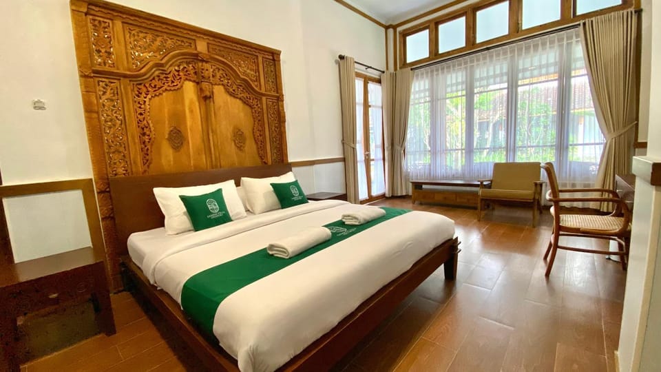 Bed, Living room, Photo of the whole room, Bedroom