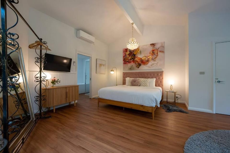 Bed, Bedroom
