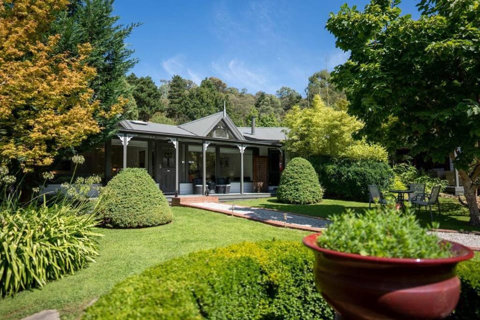 Property building, Garden, Garden view