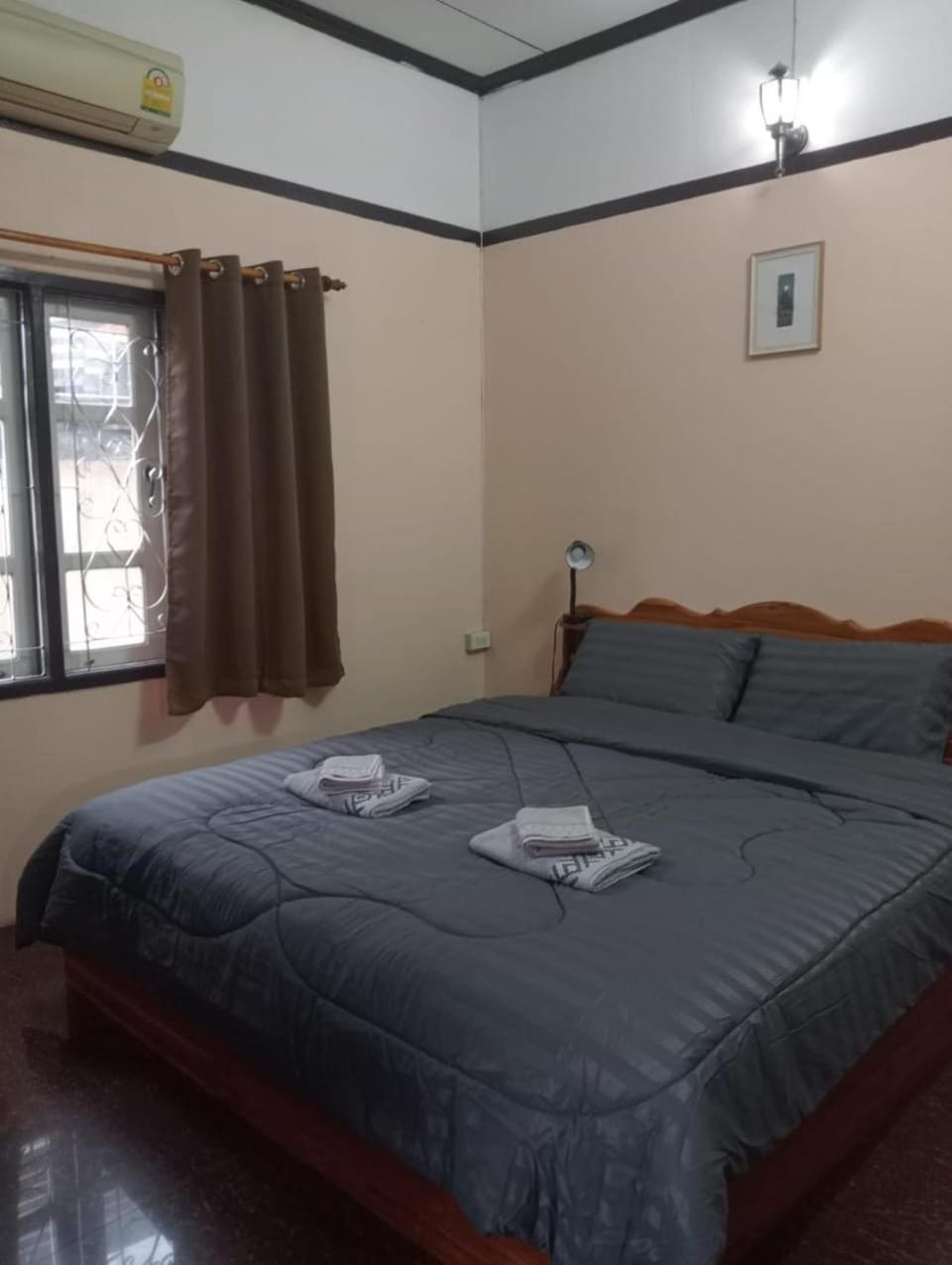 Bed, Photo of the whole room