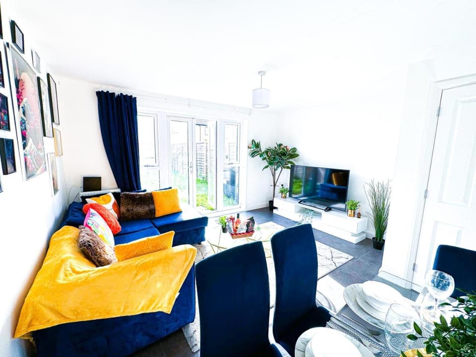 City Centre house for Family, Group & Contractor Stay - Sleeps Upto 9 Guests with Free Parking Apartment in Birmingham