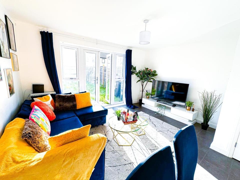 City Centre house for Family, Group & Contractor Stay - Sleeps Upto 9 Guests with Free Parking Apartment in Birmingham