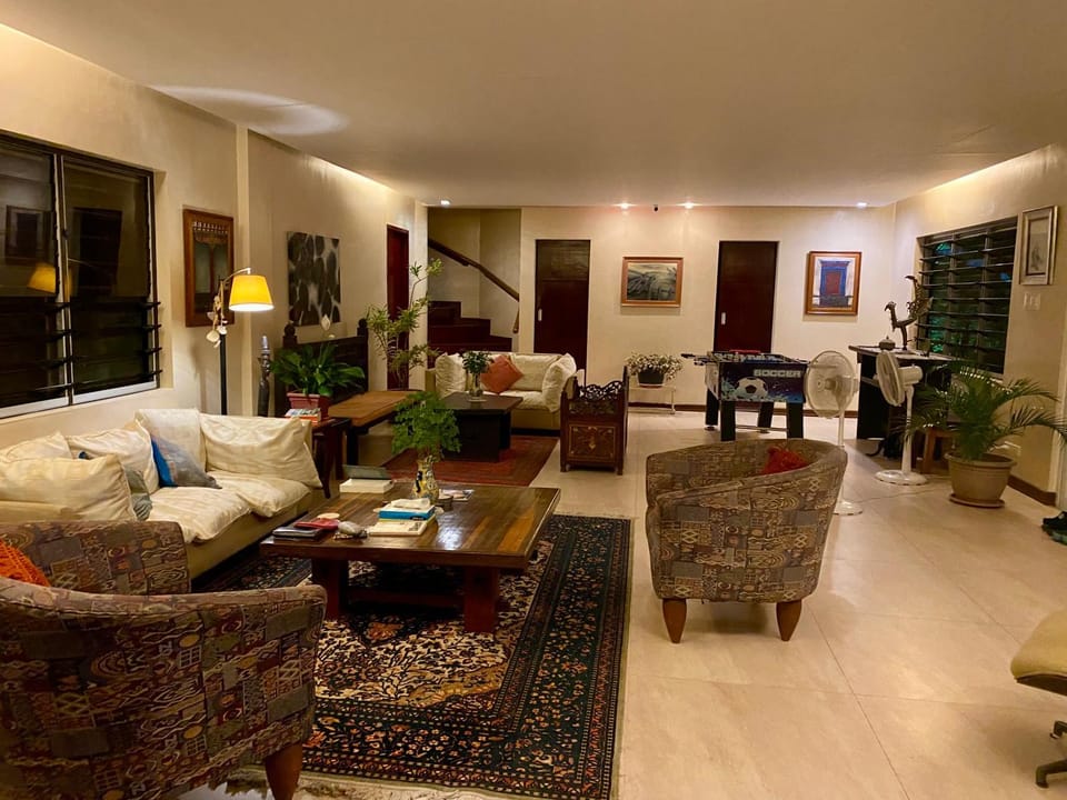 Communal lounge/ TV room, Living room, Seating area