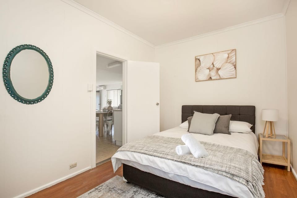 Crystal Bay - Pet Friendly - 3 Mins Walk to Beach House in Callala Bay