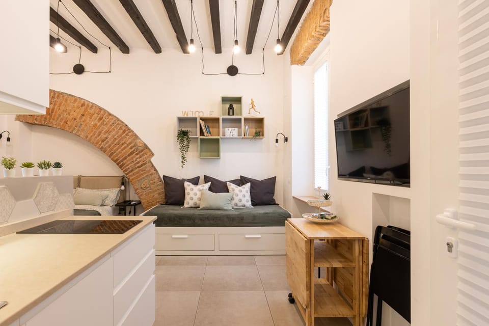 Bed, Living room, internet, air conditioner