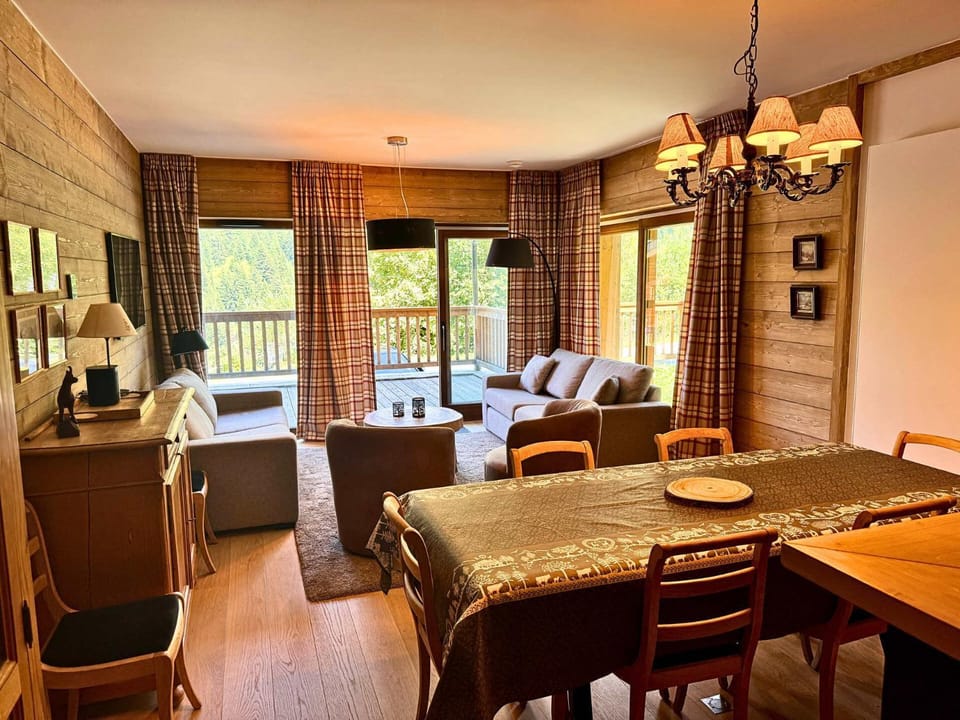 Les Chalets C Les Marmottes - NOUVEAU : très beau 4 pièces dont 1 chambre cabine magnifiquement situé au coeur des 3 Vallées MAE-3984 Cabin in Les Allues