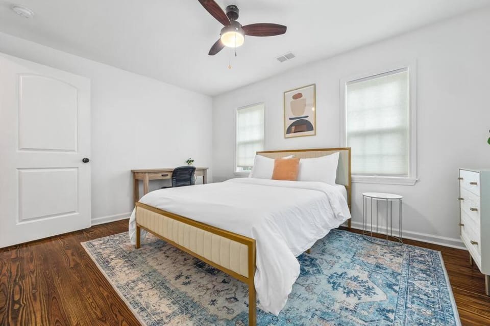 Modern Boho with 5BD-2BR Sleeps 10 House in Atlanta