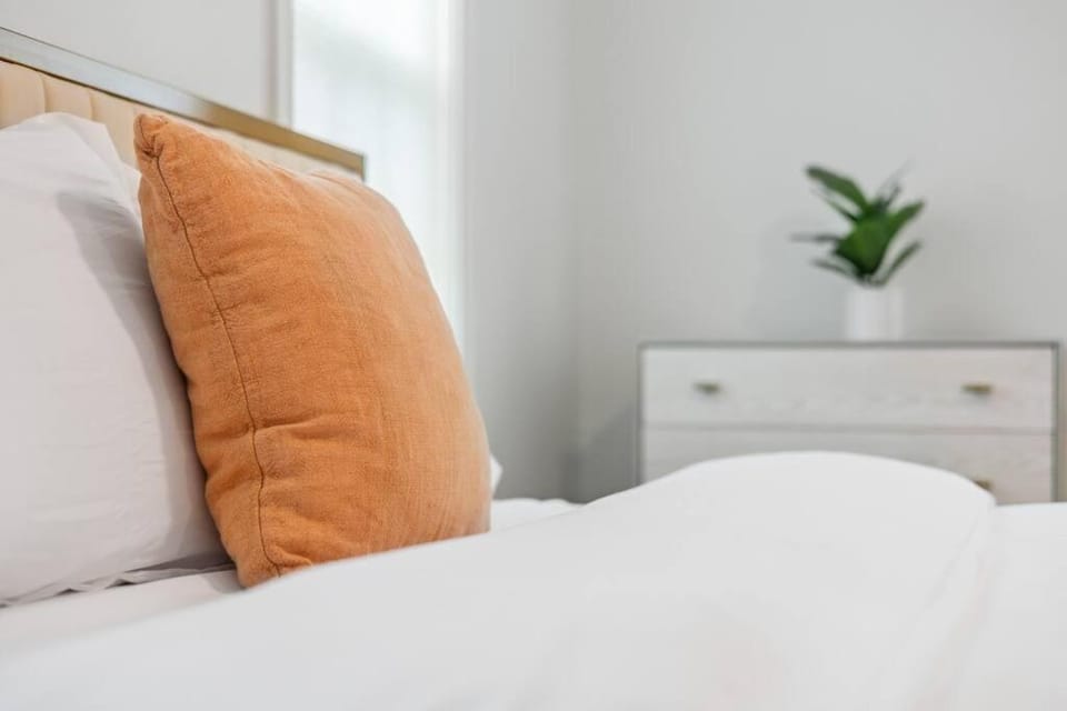 Modern Boho with 5BD-2BR Sleeps 10 House in Atlanta