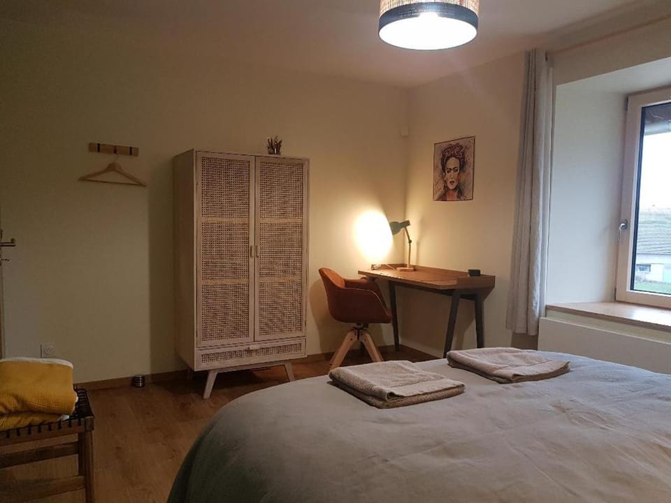 Seating area, Bedroom