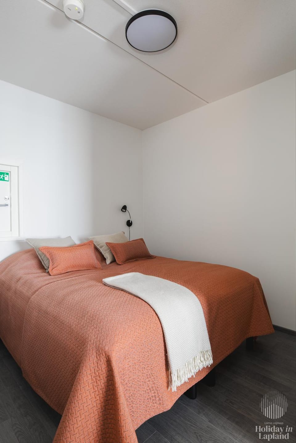 Bed, Photo of the whole room