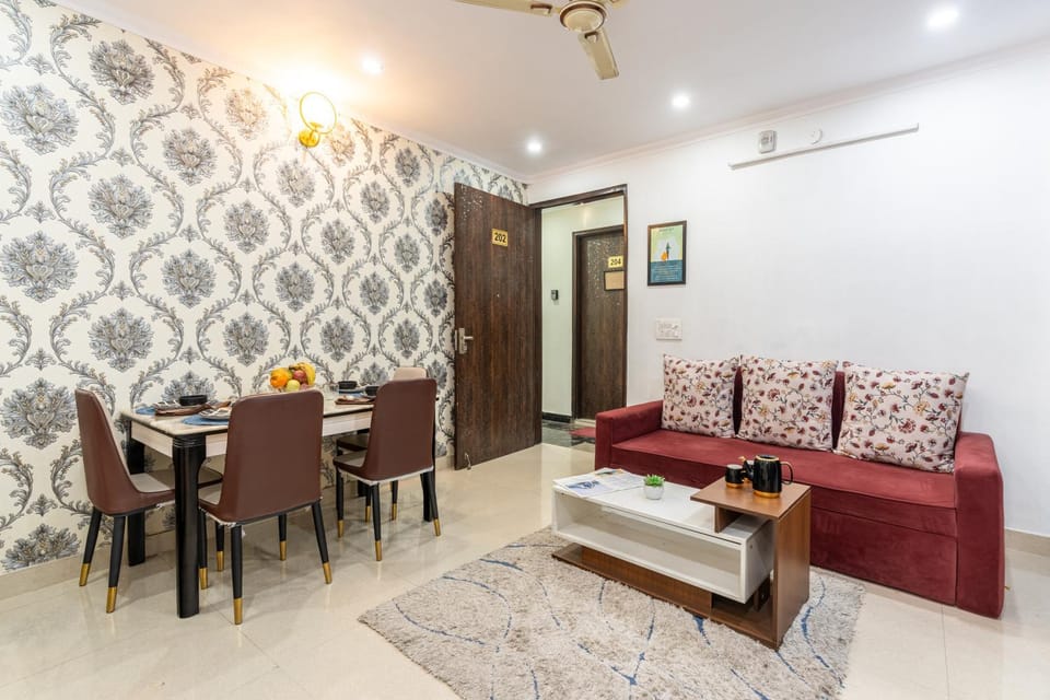 Facade/entrance, Living room, Dining area, Food