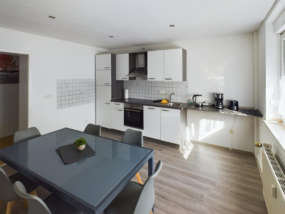 Coffee/tea facilities, Kitchen or kitchenette, Dining area, dishwasher, pet friendly, stove, toaster