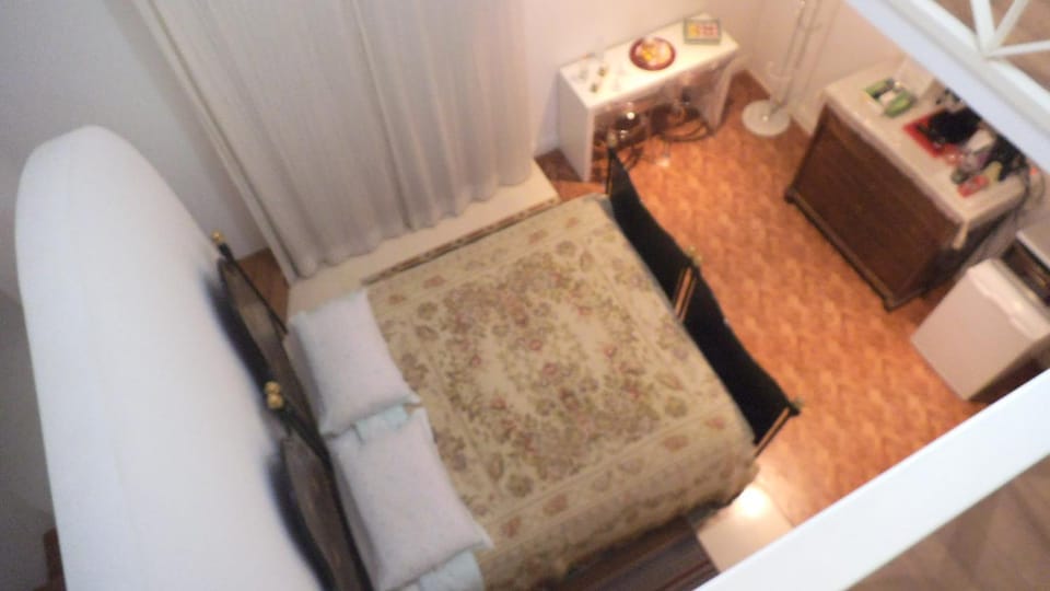 Bird's eye view, Photo of the whole room, Bedroom