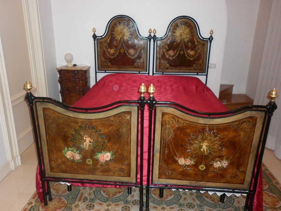 Photo of the whole room, Decorative detail, Bedroom