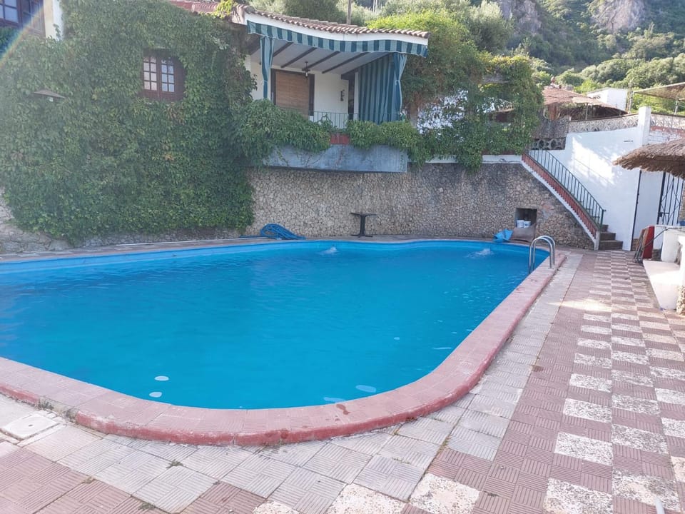 Casa Los 4 Hermanos. House in Sierra de Cádiz