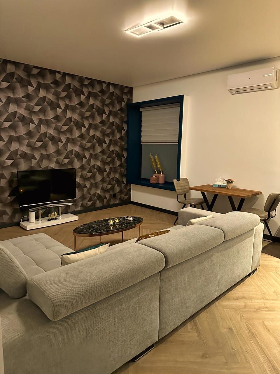 TV and multimedia, Living room, Seating area, air conditioner