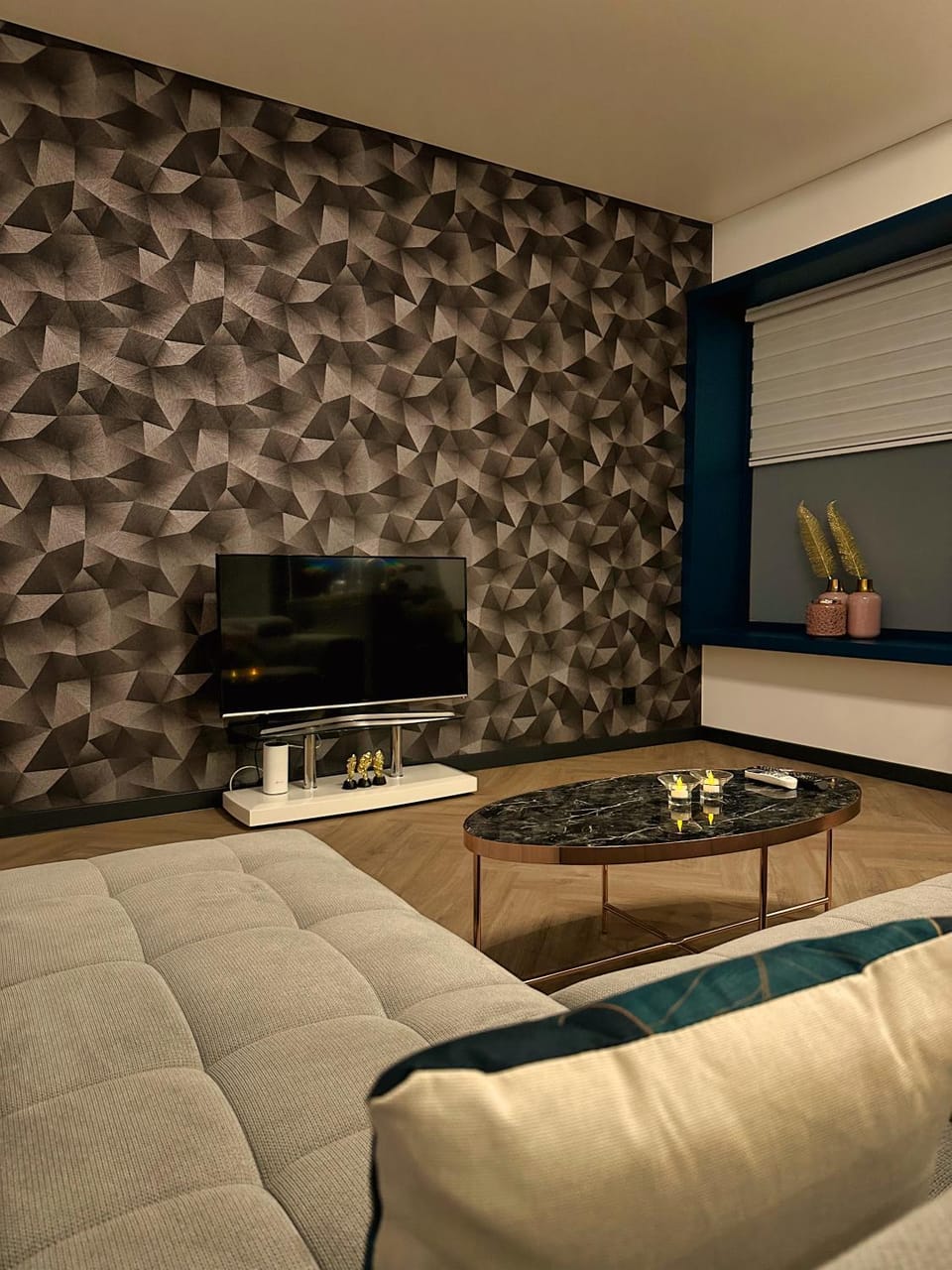 Communal lounge/ TV room, TV and multimedia, Living room, Seating area, Evening entertainment