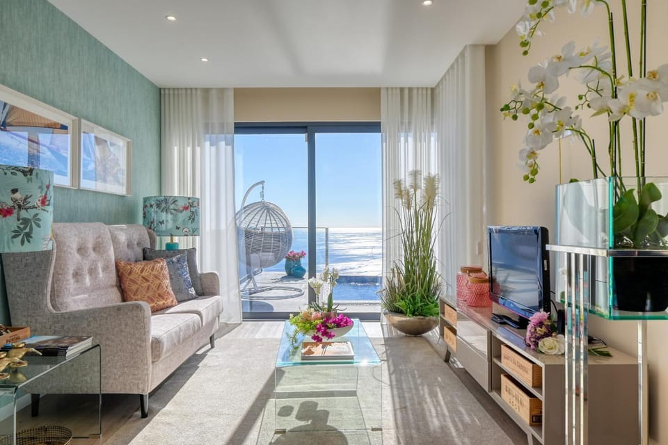 Communal lounge/ TV room, Living room