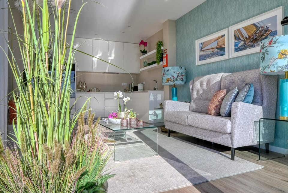 Communal lounge/ TV room, Living room