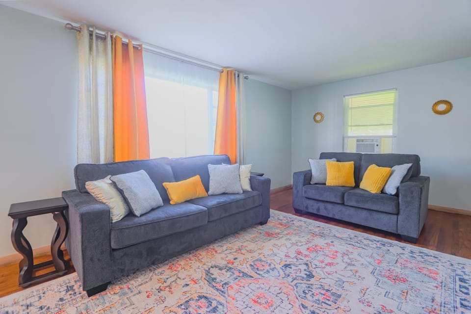 Charming 2 Bed Room in Cleveland Apartment in Cleveland Heights