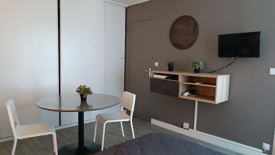 STUDIO CALME PROCHE CENTRE BORDEAUX Apartment in Bordeaux