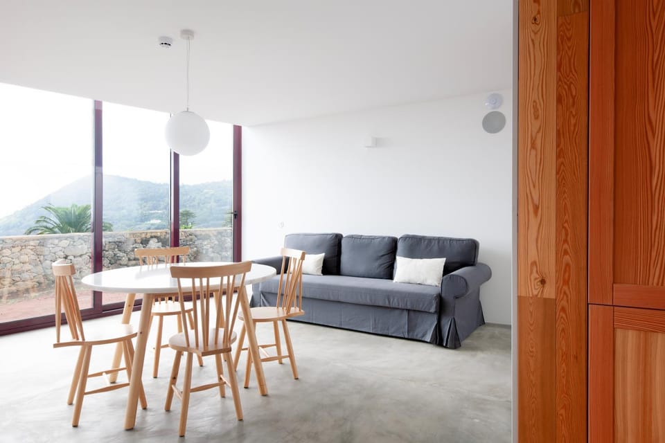 Natural landscape, TV and multimedia, View (from property/room), Living room, Seating area, Dining area, air conditioner