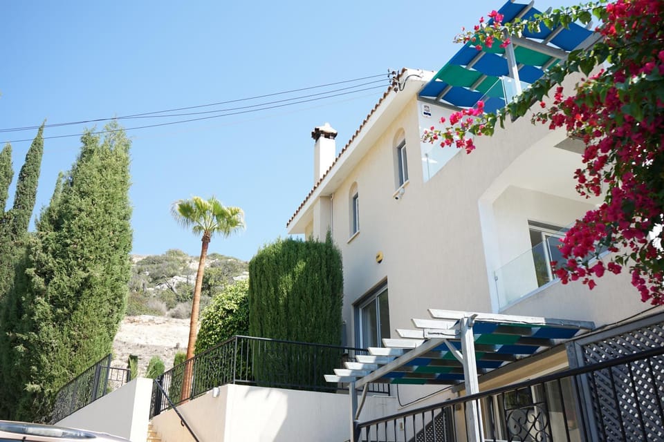 Villa Oceana - villa with private pool and gardens Villa in Peyia