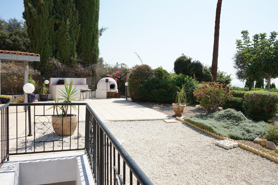 Villa Oceana - villa with private pool and gardens Villa in Peyia