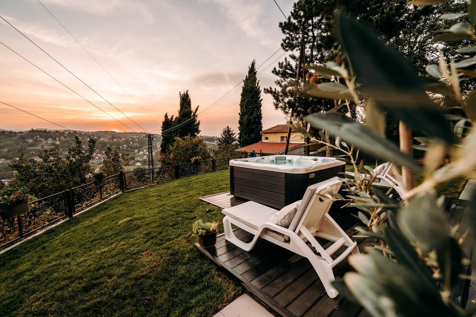 The Cypress Villa & Vineyard II Villa in Novi Sad