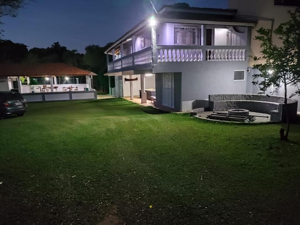 Chácara Recanto Tamoatoa House in State of São Paulo