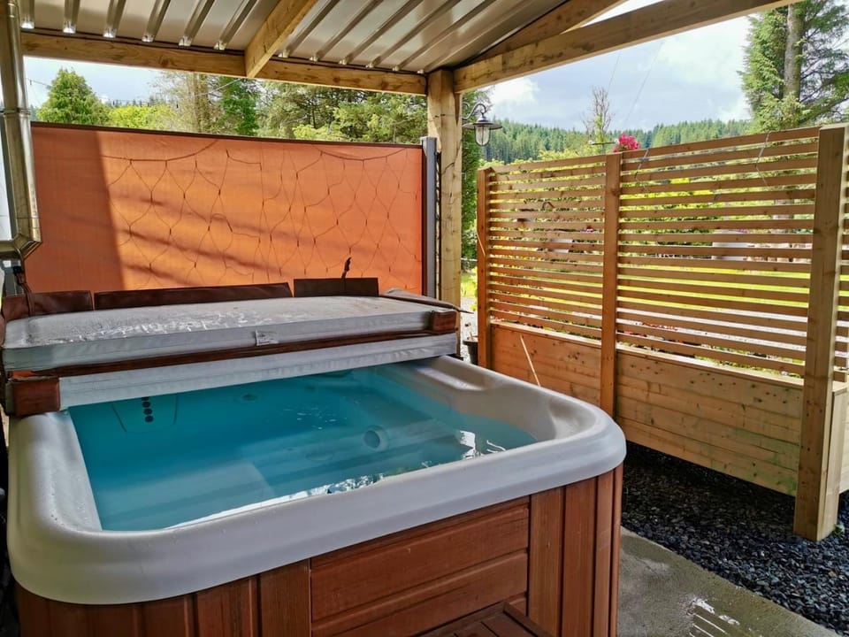 Day, Natural landscape, Hot Tub