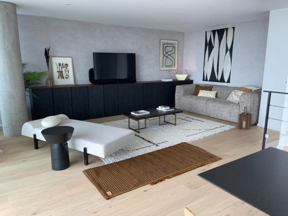 Communal lounge/ TV room, TV and multimedia, Living room, Seating area