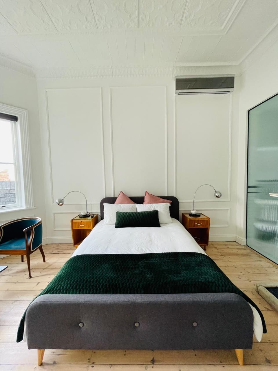 Bed, Bedroom, air conditioner