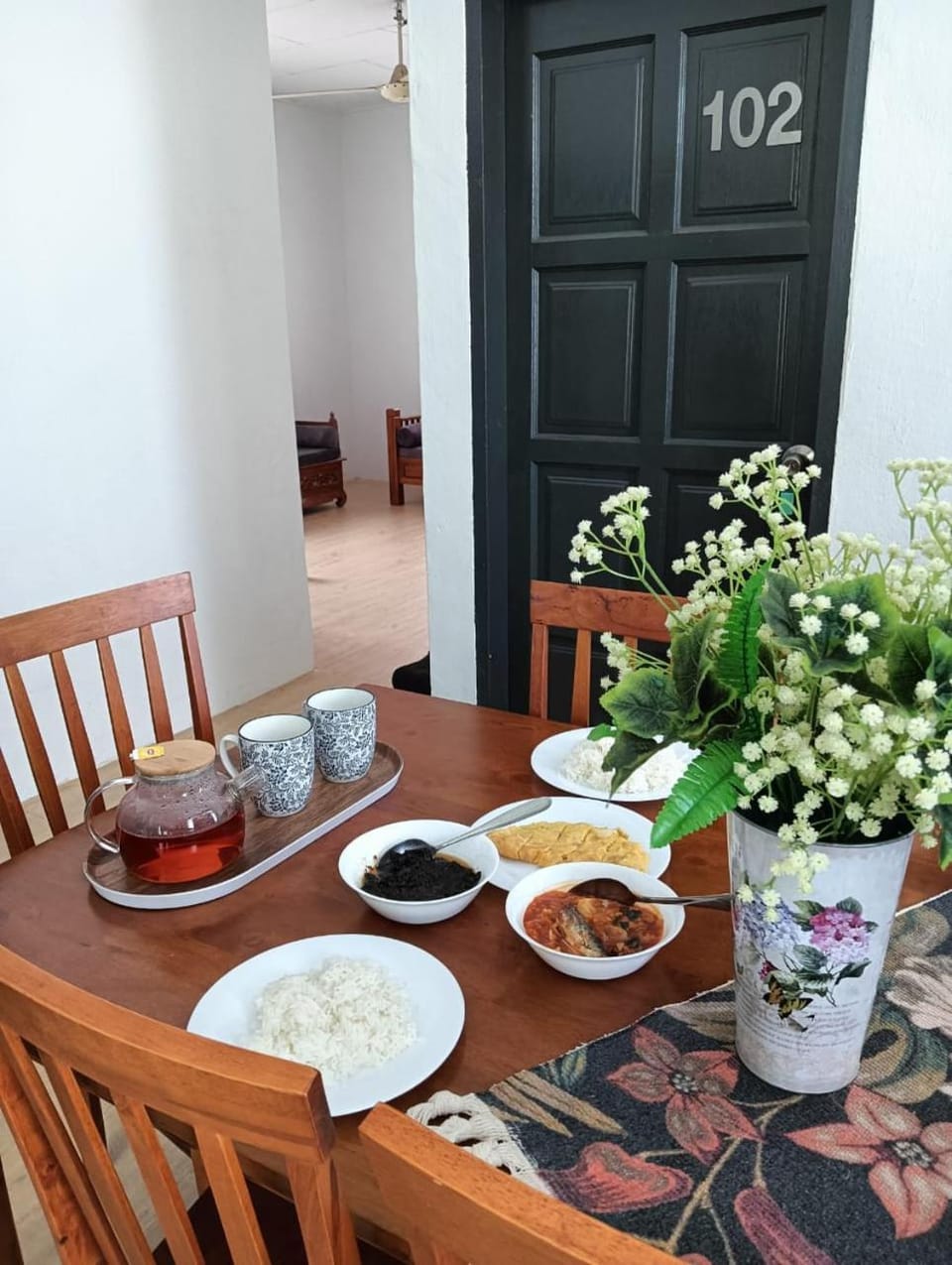 Property building, Food, Lunch
