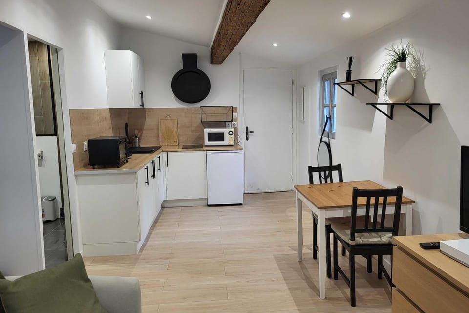 Charming studio in the historic centre Apartment in Montpellier