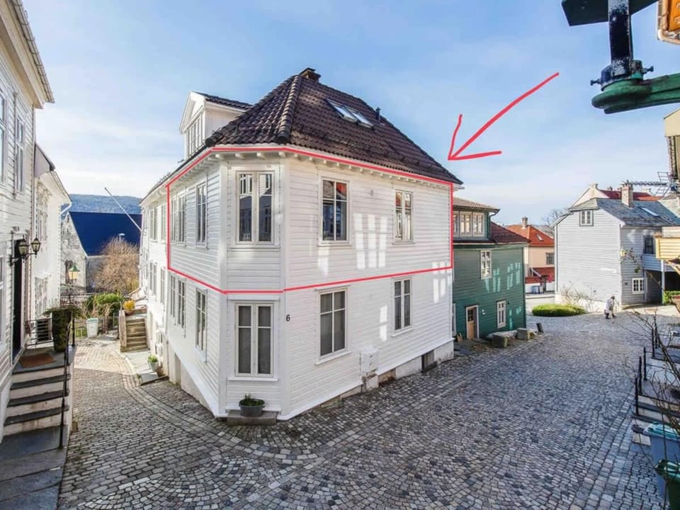 Central City Apt on One of Bergen's Finest Streets Apartment in Bergen