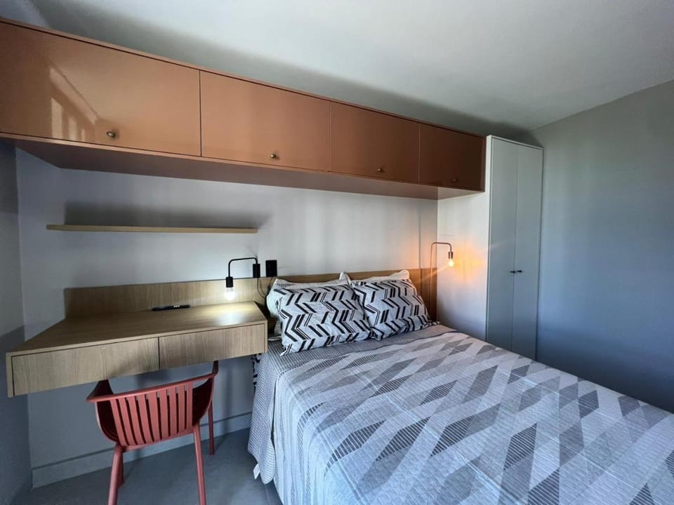 Photo of the whole room, Bedroom, wardrobe