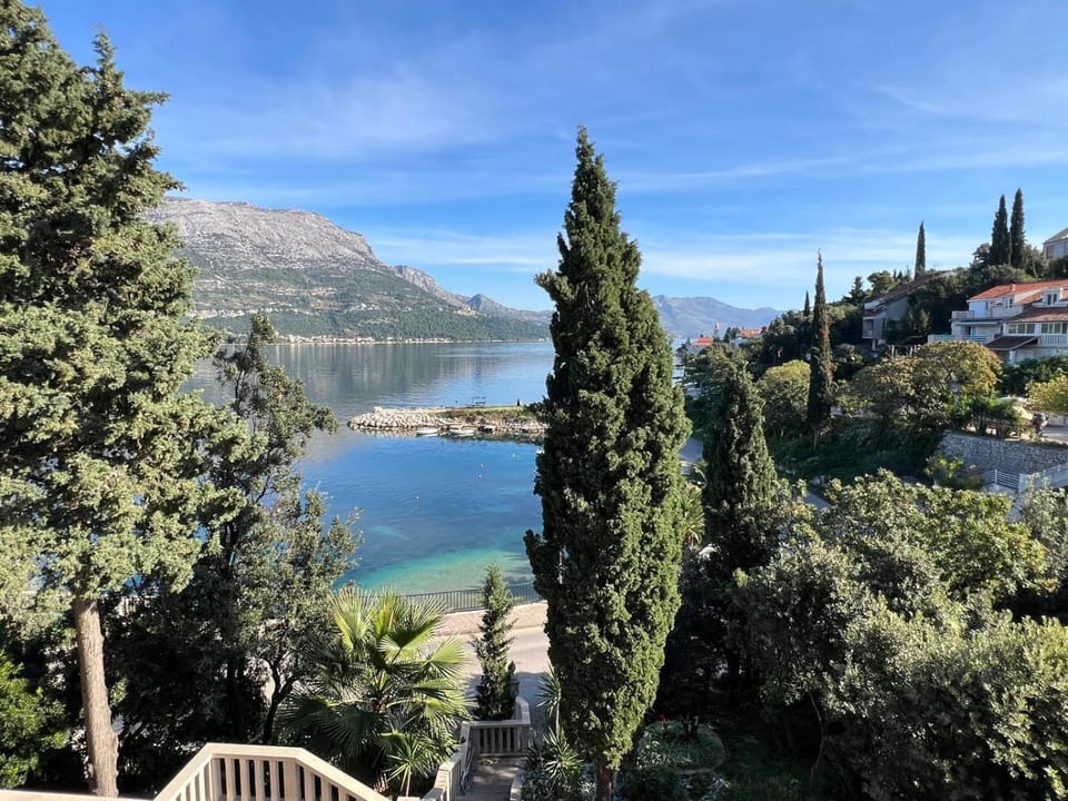 Day, Natural landscape, Mountain view, Sea view