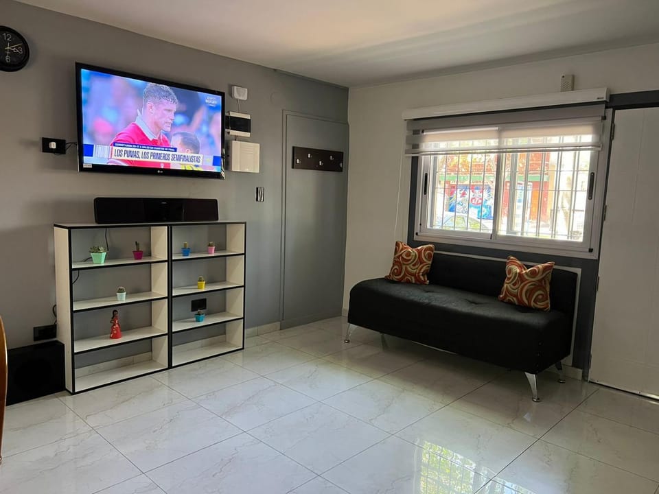 Communal lounge/ TV room, TV and multimedia, Living room