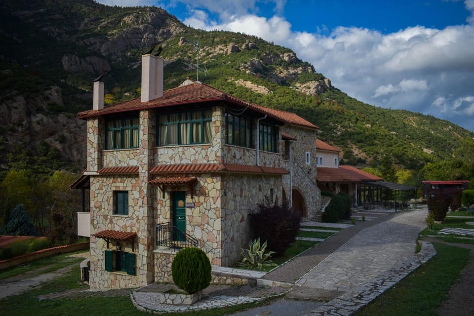 Property building, Garden view, Mountain view, River view