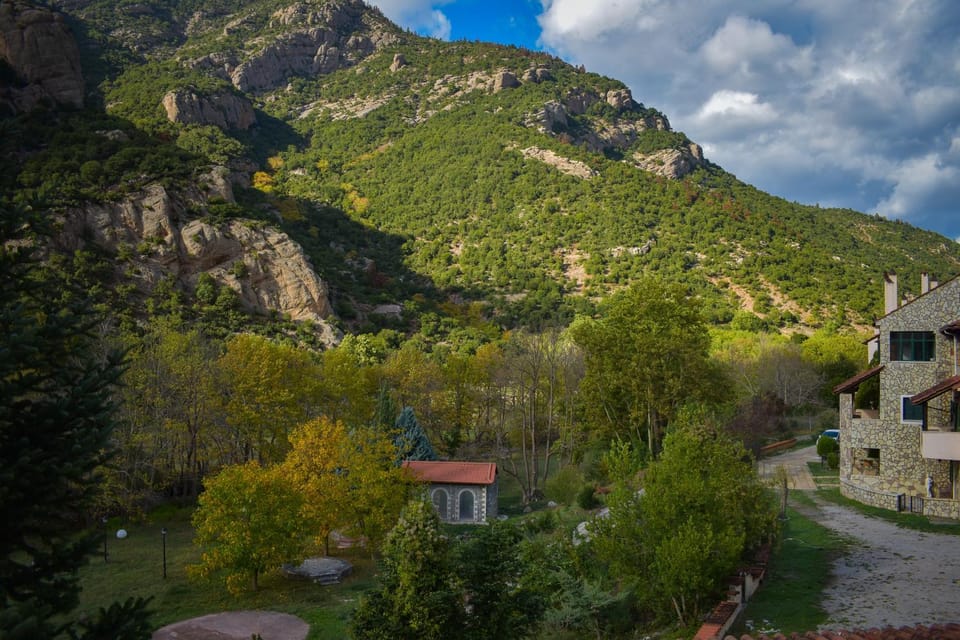 Property building, Garden view, Mountain view, River view