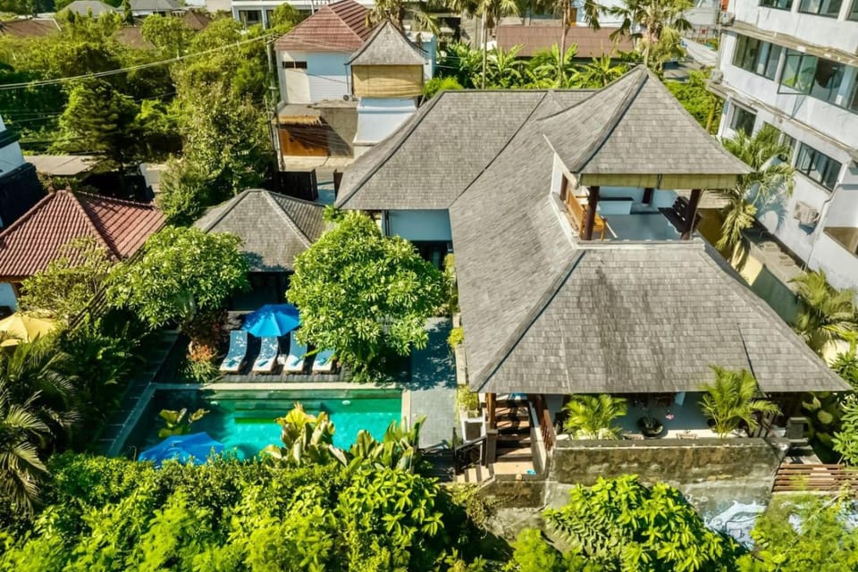 Lovely 5BR-Villa by Rock-STR at the heart of Canggu just 5min walk to the beach Villa in North Kuta