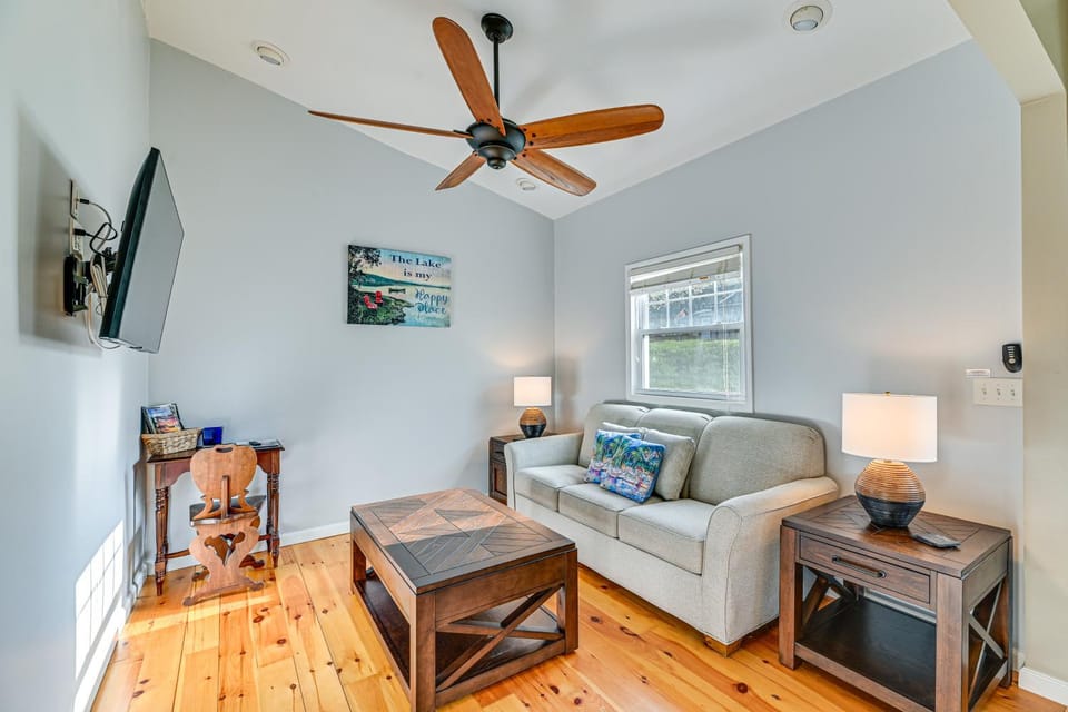 Walk to Lake: Honeoye Cottage Near Bristol Mtn! House in Finger Lakes