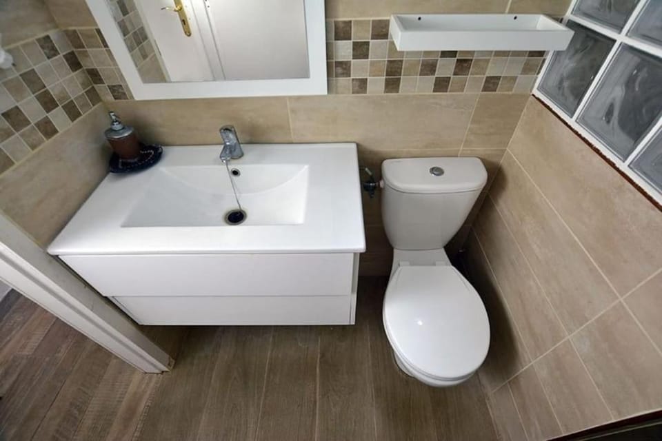 Toilet, Bathroom, hair dryier