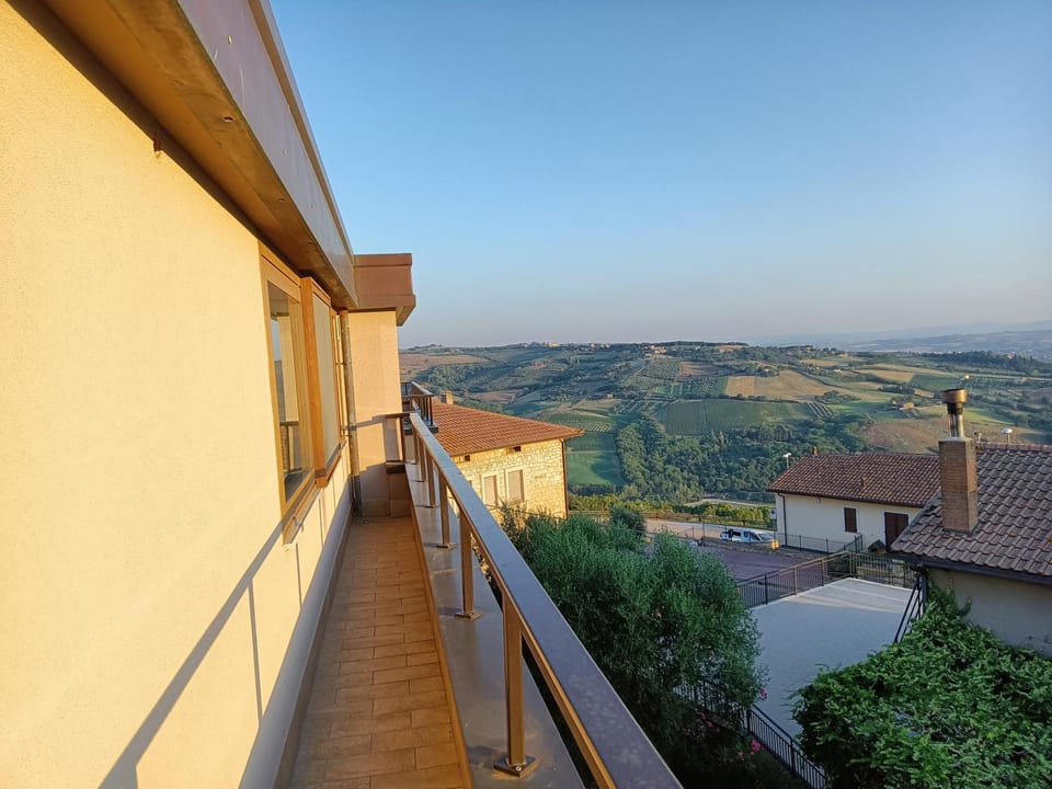 View (from property/room), Balcony/Terrace