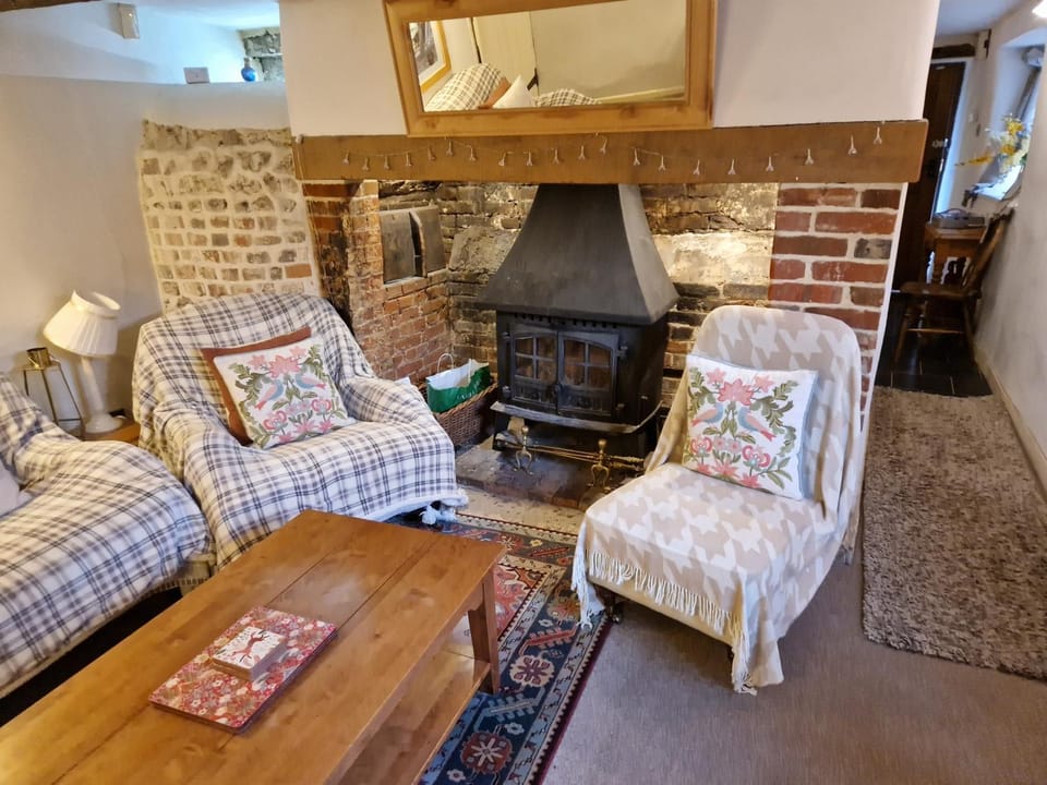 Delightful 3bed thatched Cottage House in Test Valley District