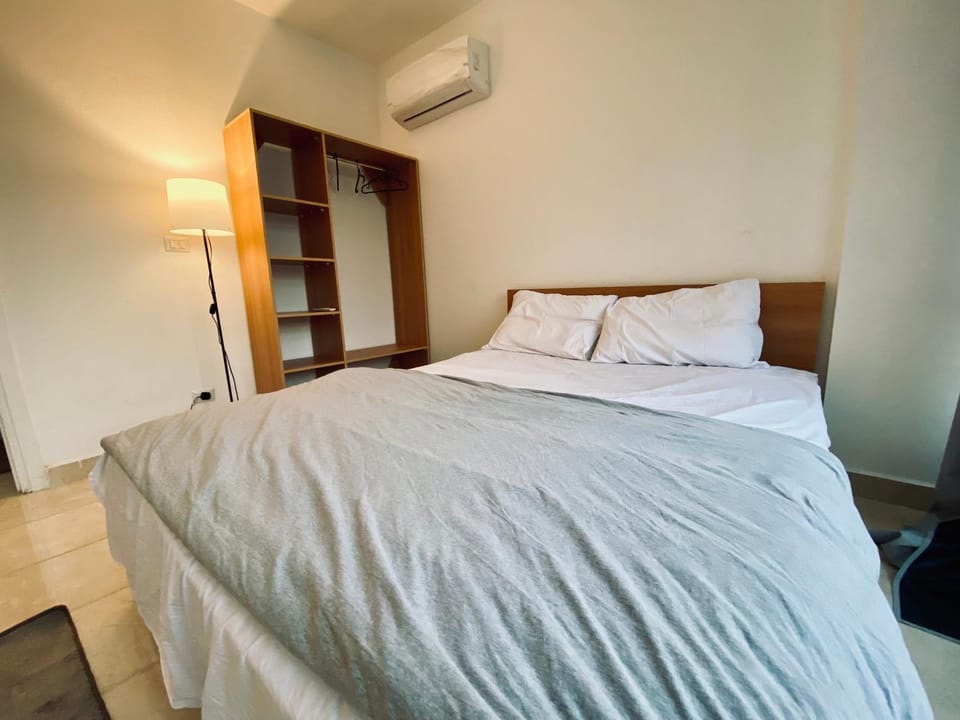 Bed, Photo of the whole room, Bedroom, wardrobe, air conditioner